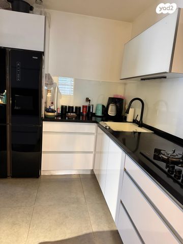 דירה, שבט יהודה 6, אחיסמך, לוד