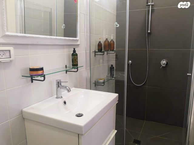 דירה, עובדיה מברטנורה 10, הצפון הישן - צפון, תל אביב יפו