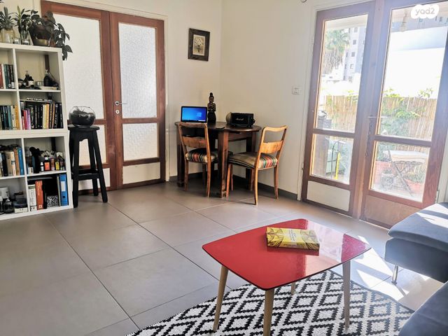 עובדיה מברטנורה 10