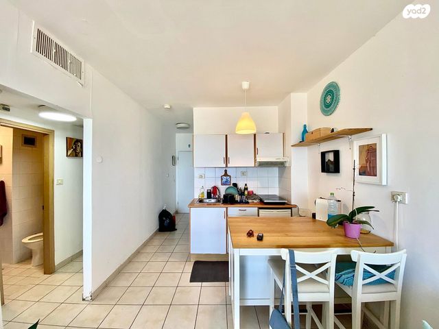 דירה, שדרות מנחם בגין 1, גבעת אולגה, חדרה