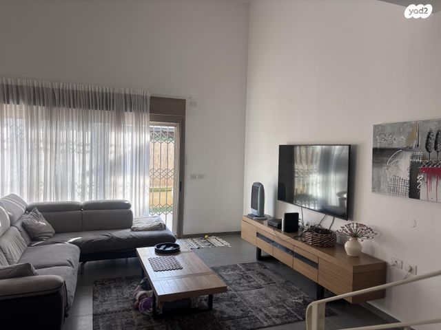 דו משפחתי, פרג 23, פרדסיה, פרדסיה