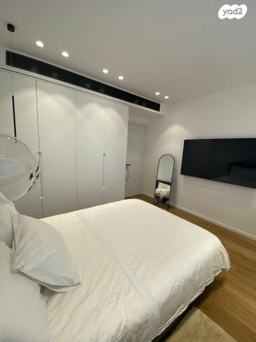 בית פרטי/ קוטג', משה דיין 92, הפארק, כפר סבא