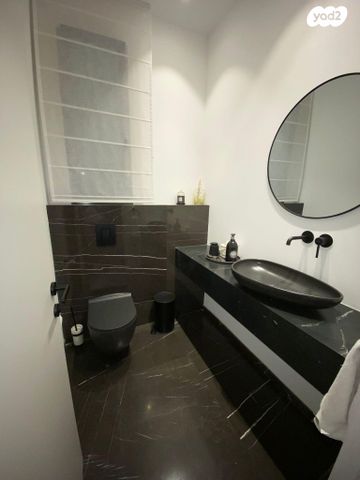 בית פרטי/ קוטג', משה דיין 92, הפארק, כפר סבא