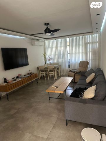 דירה, החרמון 4, קרית שרת מזרח, חולון