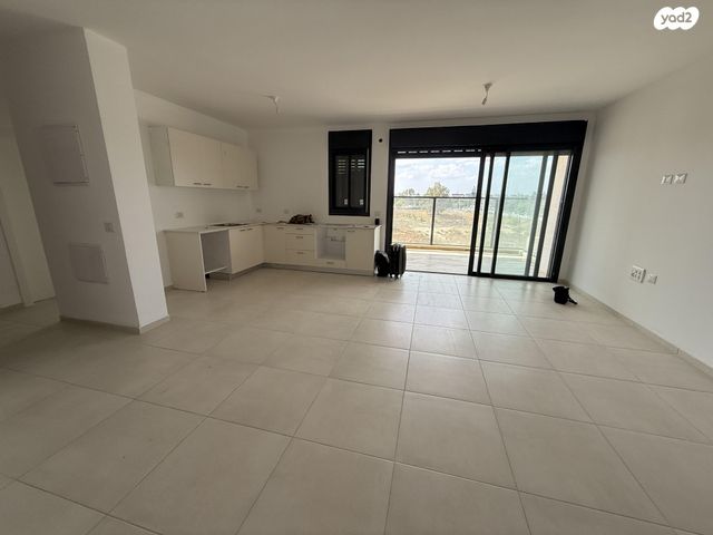 לאה גולדברג 14