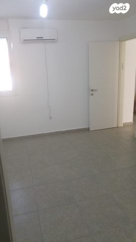 דירת גן, מגדל 50, קרית ויצמן, רעננה