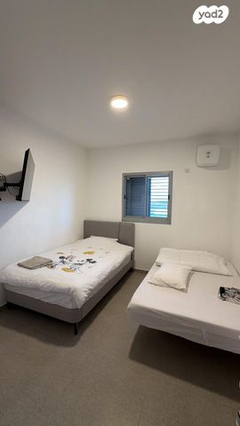 אהוד מנור 13