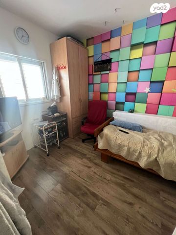 דירה, רש"י 11, רמב"ם, ראשון לציון