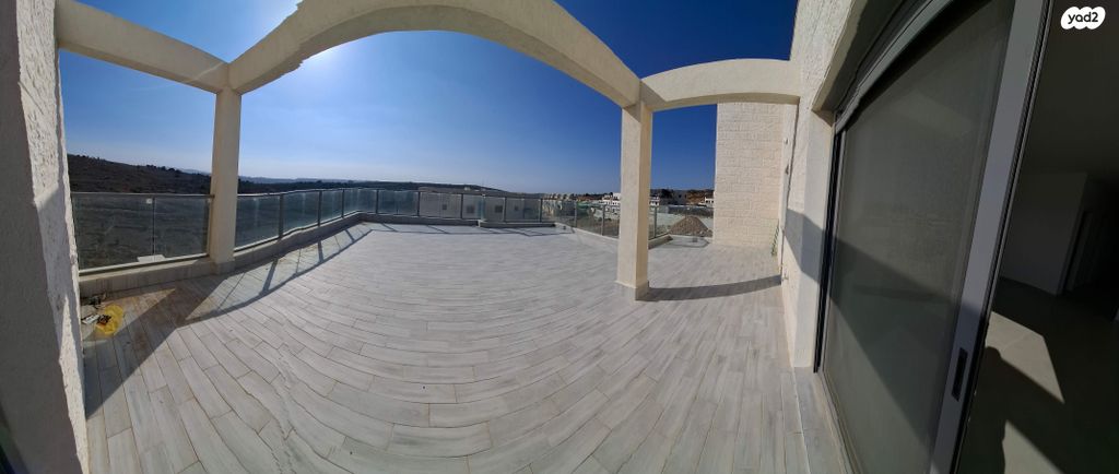 גג/ פנטהאוז, לשם 13, שאר העיר, אריאל