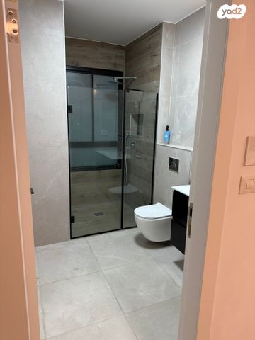 יחידת דיור, העפרוני 295, יובל, יובל