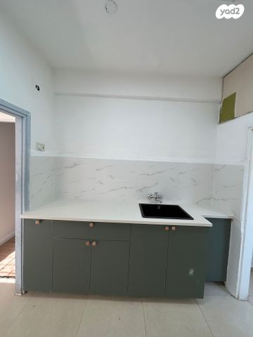 דירת גן, העלייה השנייה 17, בת גלים, חיפה