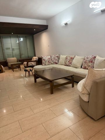 דירה, לאן 5, שכונת חשמונאים, מרכז העיר א, רמת גן