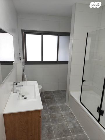 דירה, מעפילי אגוז 40, נווה חן, תל אביב יפו