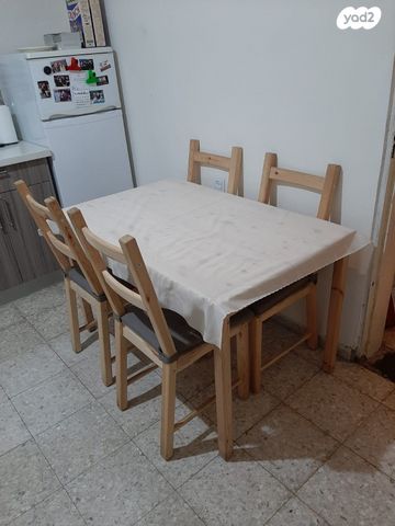 יחידת דיור, הרצוג 59, גני אזור, אזור