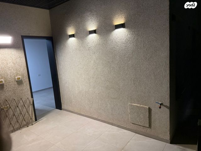 יחידת דיור, העפרוני 295, יובל, יובל