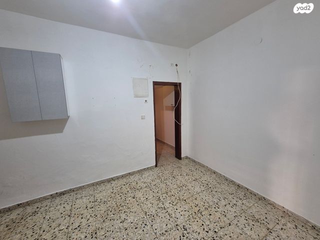 יחידת דיור, מנחם בן יהודה 8, שעריים, רחובות