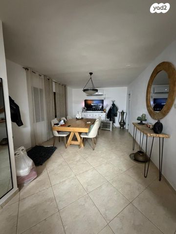 בית פרטי/ קוטג', אירוס הנגב 50, נווה נוי, באר שבע