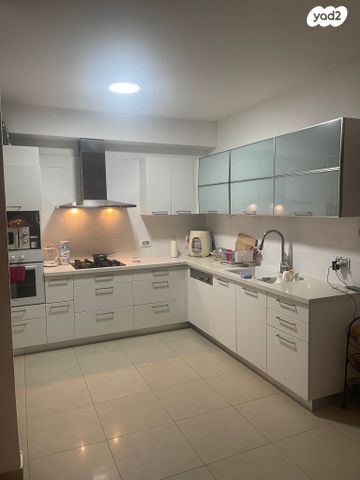 דירה, כרמל 5, אחוזת הנשיא, רחובות