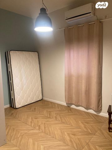 דירה, נסים בכר 5, מחנה יהודה - לב העיר, ירושלים