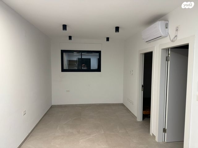 יחידת דיור, העפרוני 295, יובל, יובל