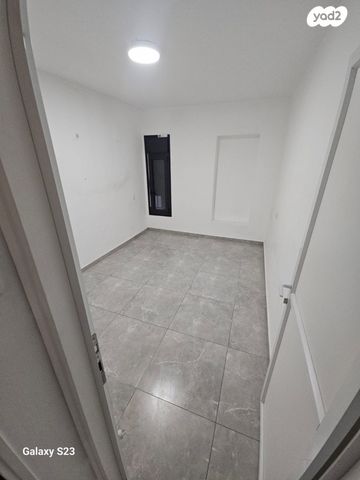 דירה, מעפילי אגוז 7, נווה חן, תל אביב יפו