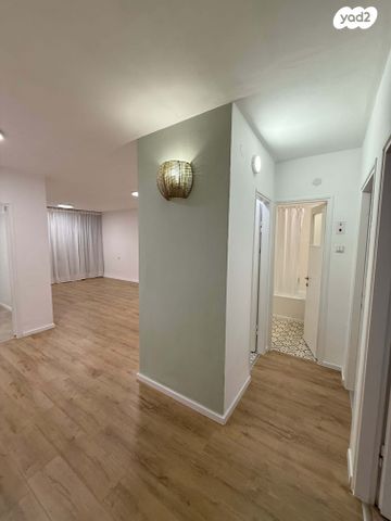 שדרות משה שרת 79