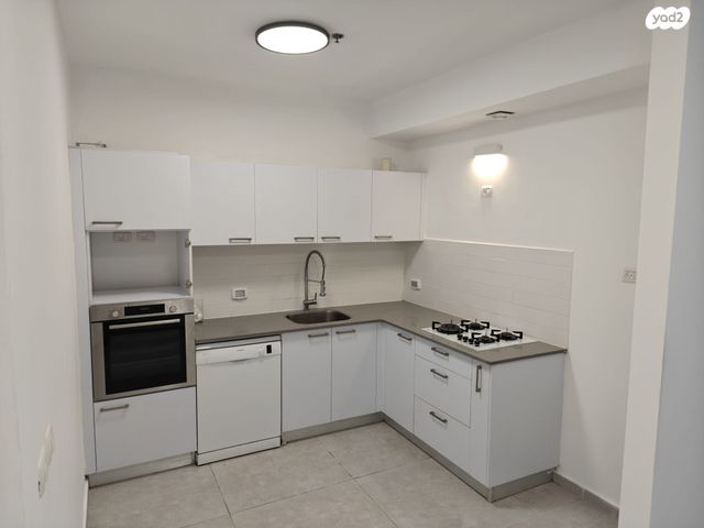 דירה, מעפילי אגוז 40, נווה חן, תל אביב יפו