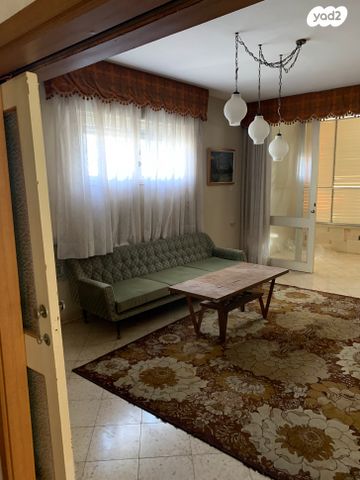 דירה, הרצל 24, מרכז העיר, חדרה