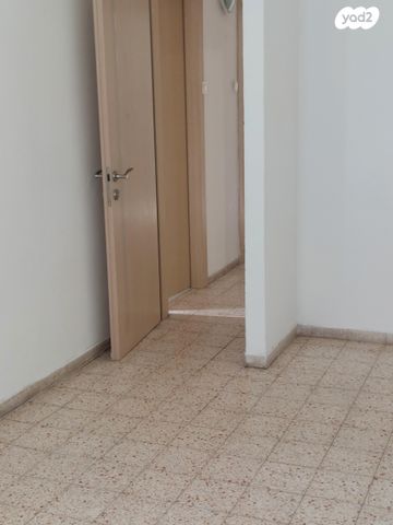 דירה, הרא"ז 12, א' / צפון מזרח העיר, רחובות