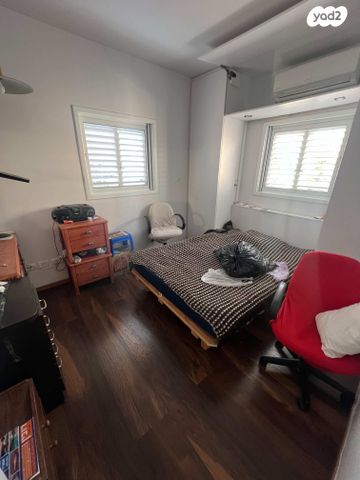 דירה, רש"י 11, רמב"ם, ראשון לציון