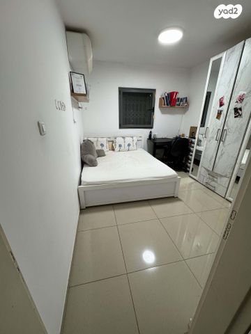 שושנה דמארי 20