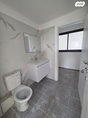 דירה, חבצלת 8, בת חפר, בת חפר