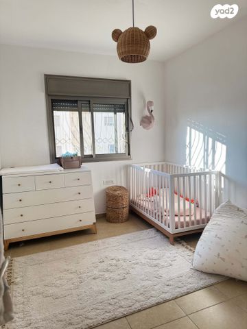 דירת גן, נחל צלמון 23, צור יצחק, צור יצחק