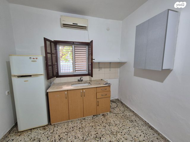 מנחם בן יהודה 8