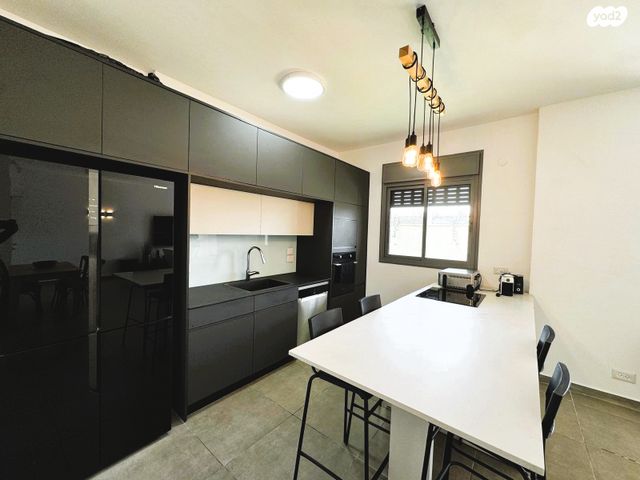 דירת גן, כלנית 5, הפרחים, חריש