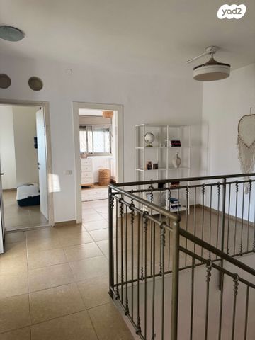 דירת גן, נחל צלמון 23, צור יצחק, צור יצחק