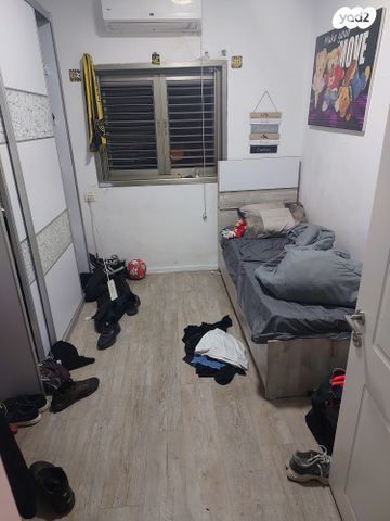 דו משפחתי, מרדכי אנילביץ' 9, נווה זית, לוד