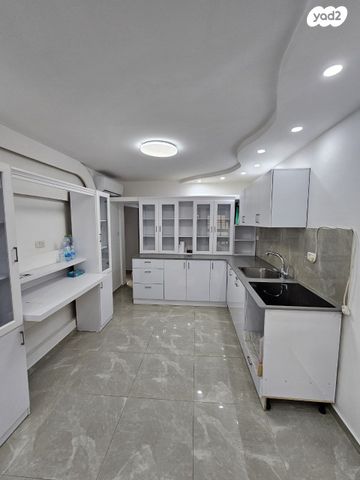 דירה, הפלמ"ח 25, מרכז העיר, סביניה, הוותיקה, קרית ביאליק