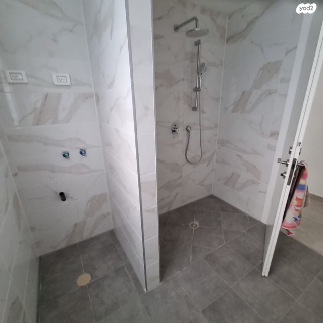 דירה, הצנחנים 15, נווה שרת, תל אביב יפו