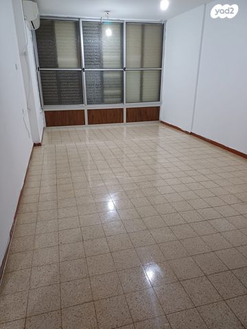 דירה, הרב אהרונסון 13, כוכב הים, נתניה