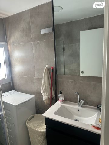 דירה, החרמון 4, קרית שרת מזרח, חולון