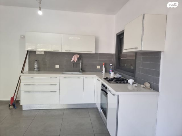 חיים סירני 32