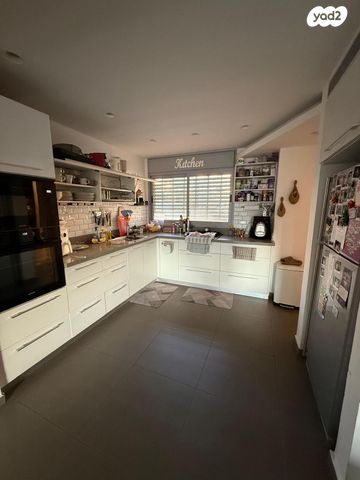 דירה, הירדן 7, נווה רם, שיכון מזרחי, רמת גן