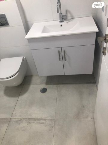 מרתף/ פרטר, הארז 1, ברנדייס, חדרה