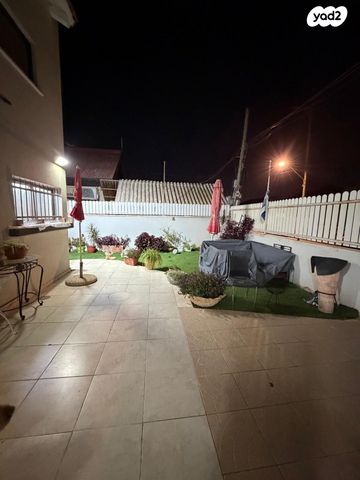 בית פרטי/ קוטג', אירוס הנגב 50, נווה נוי, באר שבע