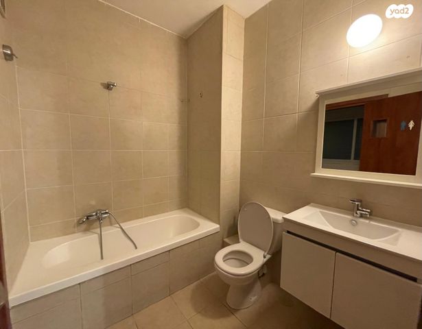 דירה, כרמל 5, אחוזת הנשיא, רחובות