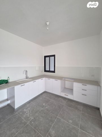 דירה, חבצלת 8, בת חפר, בת חפר