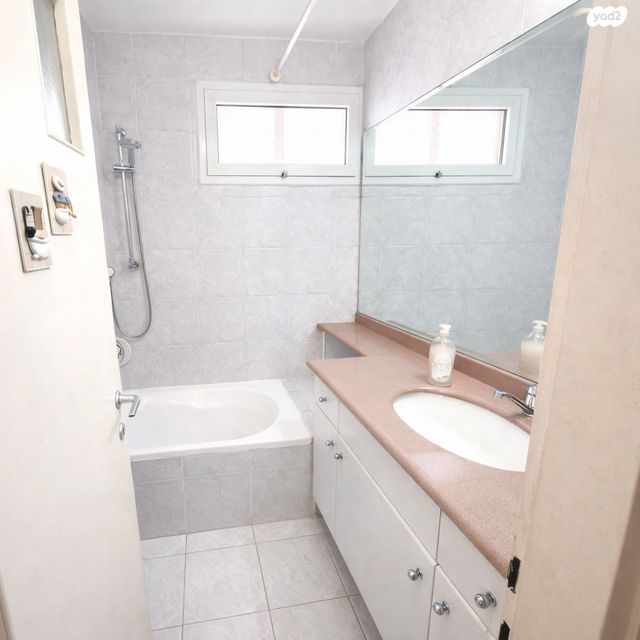 דירה, החולה 17, נווה יהושע, ערמונים, רמת גן