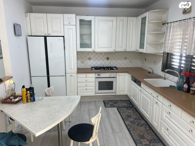 גג/ פנטהאוז, האודם 6, גרין פארק שיכון עובדים, הוד השרון