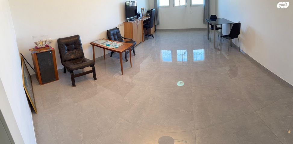 דירת גן, חוט השני, מגדים, מעלה אדומים